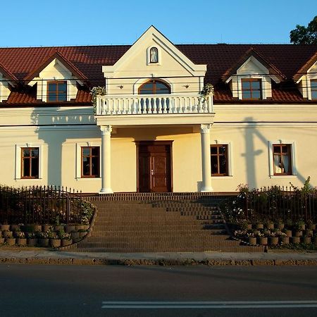 Pokoje Goscinne W Ratuszu Ogrodzieniec Esterno foto