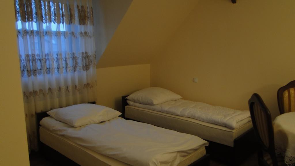 Pokoje Goscinne W Ratuszu Ogrodzieniec Camera foto